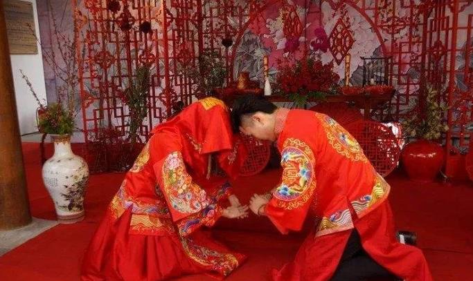 八字合婚测算婚配-周易八字合婚看婚姻,男女合婚的最佳婚配等级《算命八字合婚》