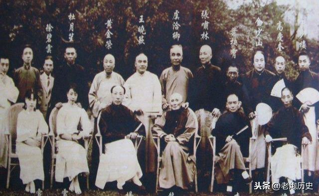 杜月笙小时候找人算命-六月息馆主的事迹