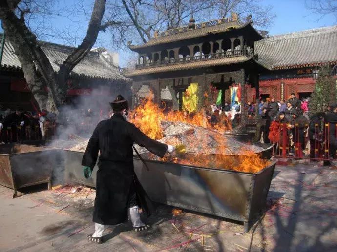 白云观有算命的吗-中国历史上都有哪些奇人异士