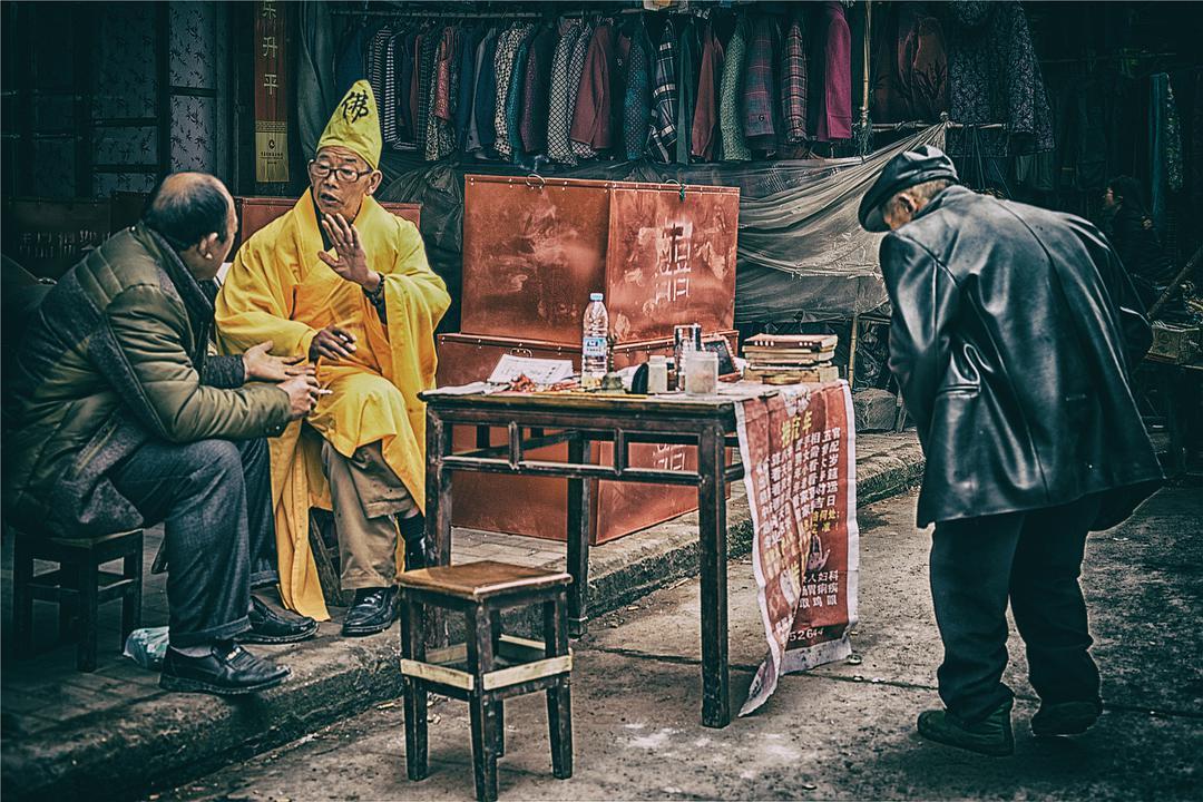 带老婆算命被和尚干-被南京鸡鸣寺算命的老太纠缠怎么办