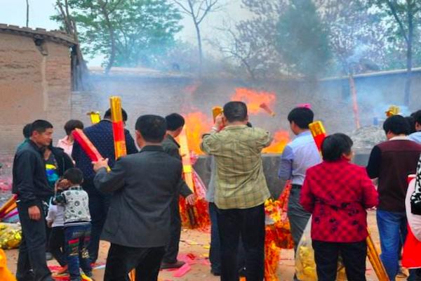 烧香算命能信吗-大家对算命有什么见解