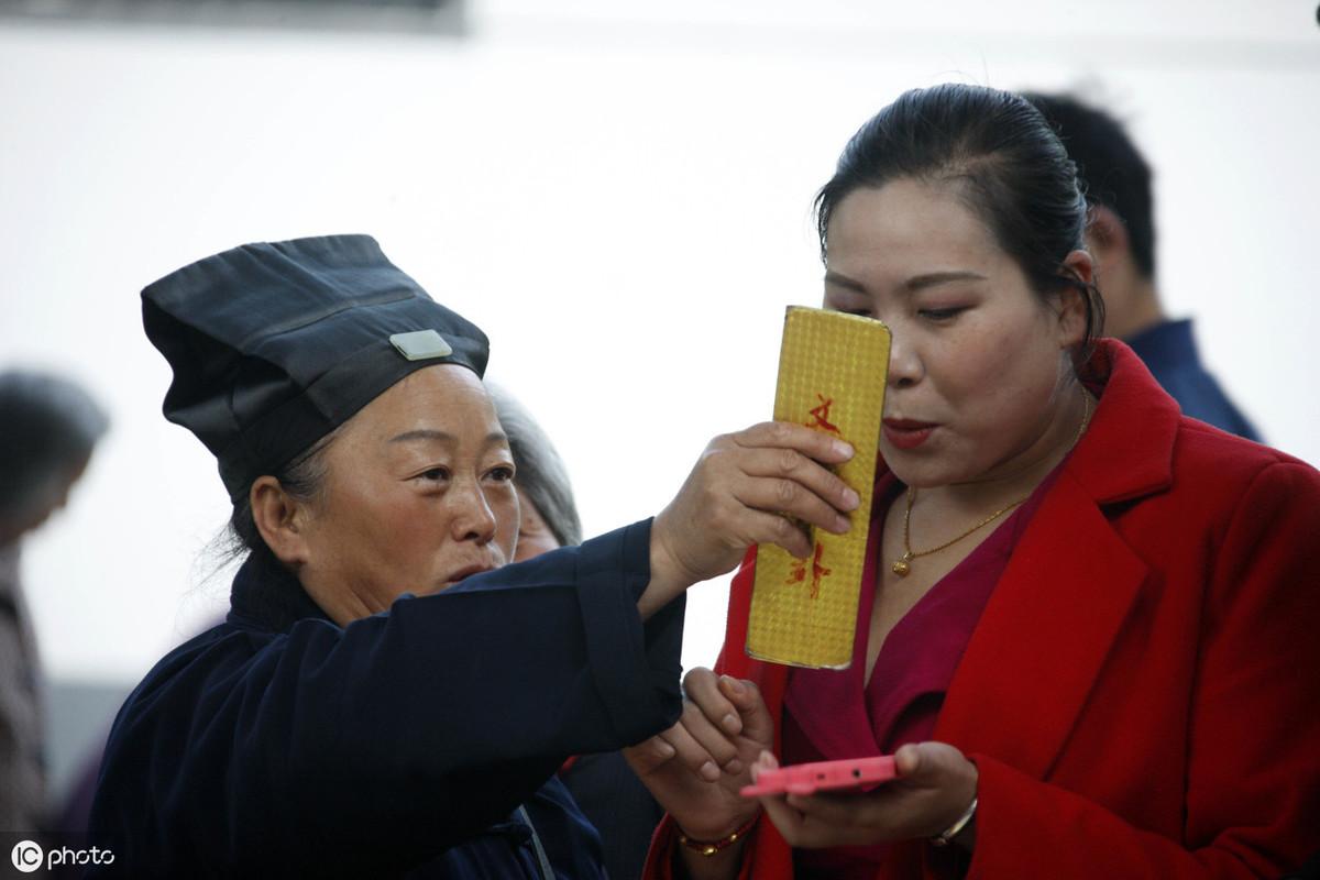 算命写字如-为什么父亲认定女儿以后会沦落风尘