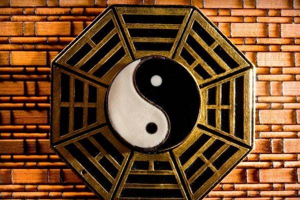 亥冲巳还是巳冲亥有懂周易会解卦的帮忙看看
