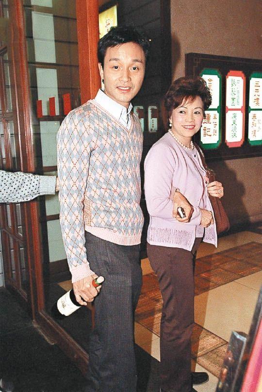 算命的女人-算命先生说女人范纸簸箕是什么意思