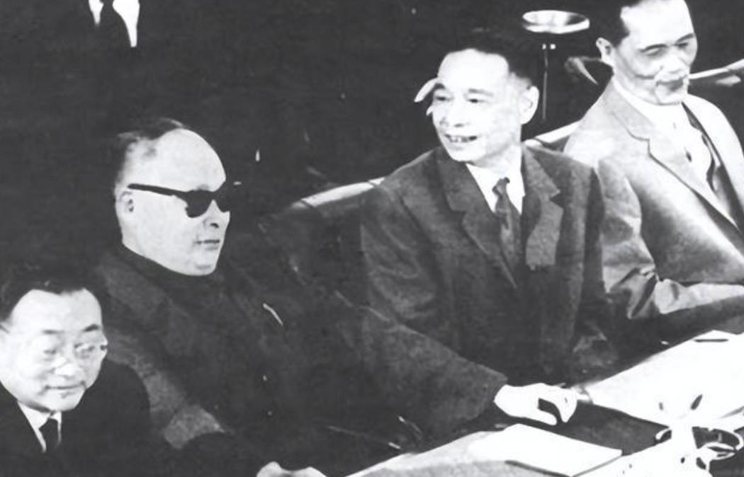 看手相算命的能信吗-社会上看手相看面相的人值得相信吗