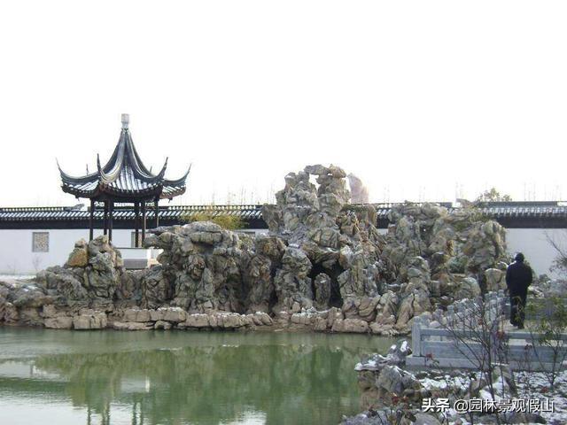 假山在客厅中应如何摆放-吸水石假山盆景放客厅好吗