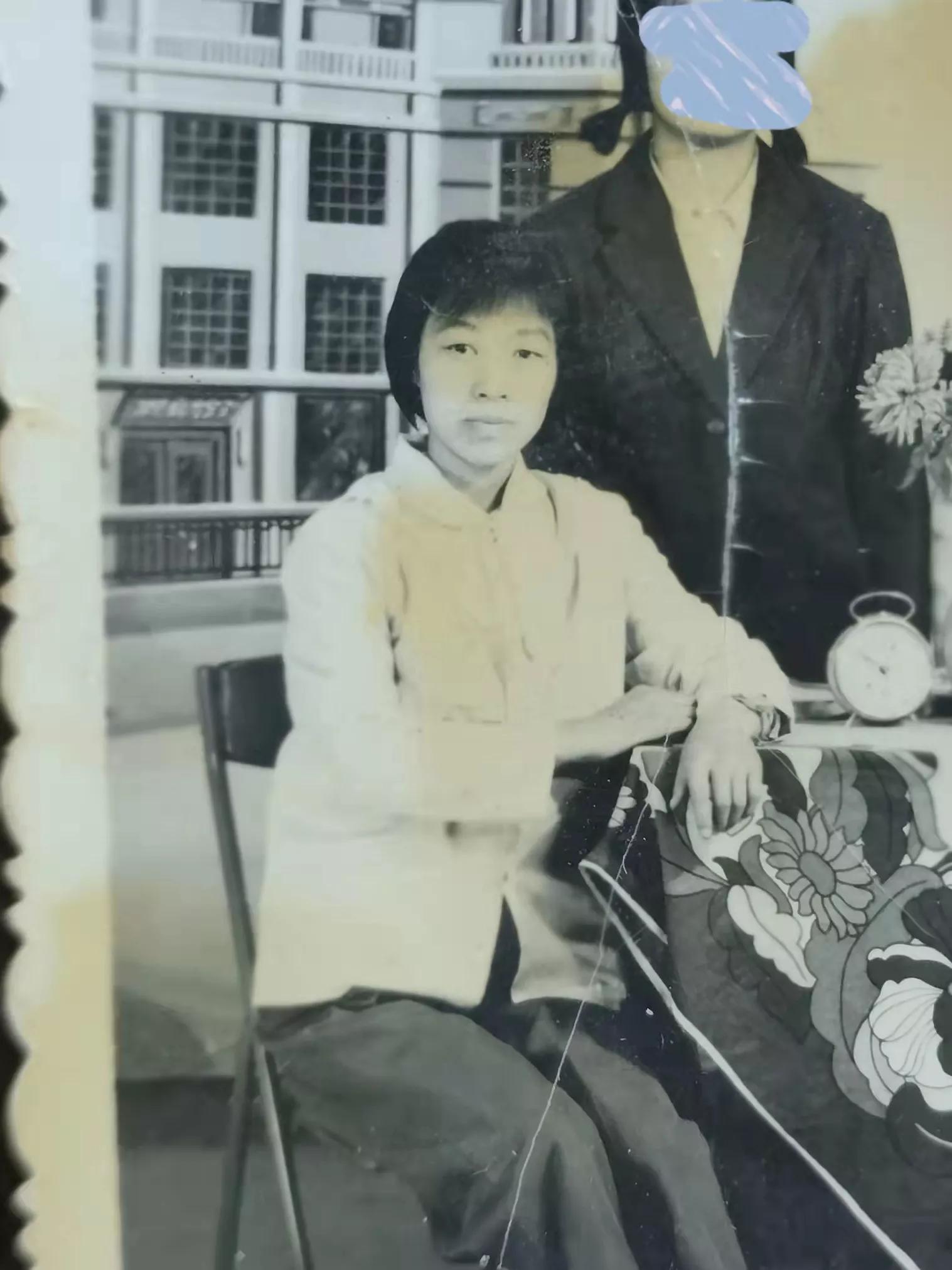 我妈爱算命-巫婆说让我二十岁以后才能交男朋友