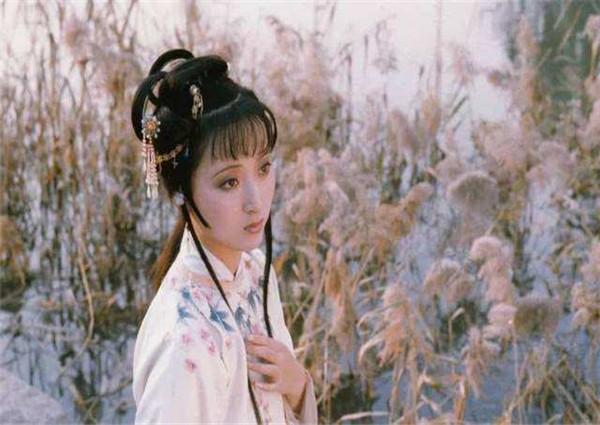 梦见算命婆子-有人说越是懂事能干的媳妇