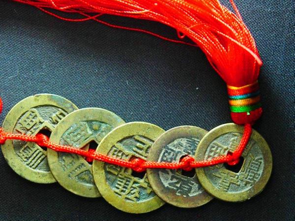 招财五帝钱挂哪好 挂在什么地方才进财-为什么说可以挡煞辟邪