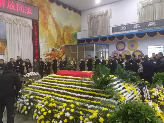 中间字取名男女通用 带耀字取名大全-高氏家谱字辈表
