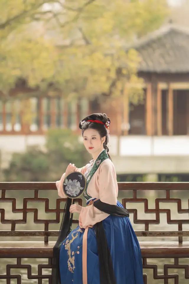 算命大师把姐妹给睡了-你是否遇到过算命或相面真的准的人