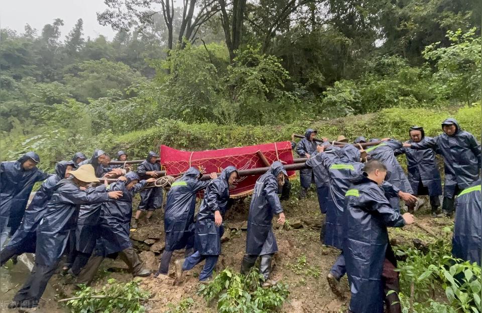 怎样知道亲人已投胎如果在奈何桥上能看到自己一辈子的生活