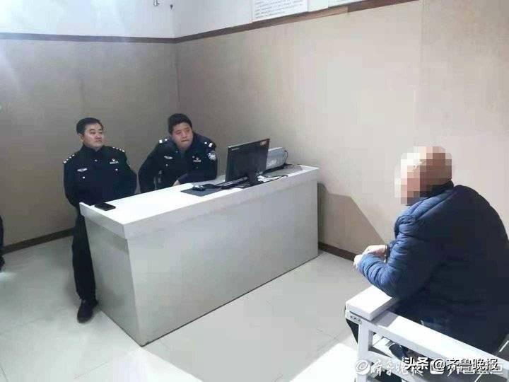 宝宝像算命一样数手指-说双顶男孩找不到