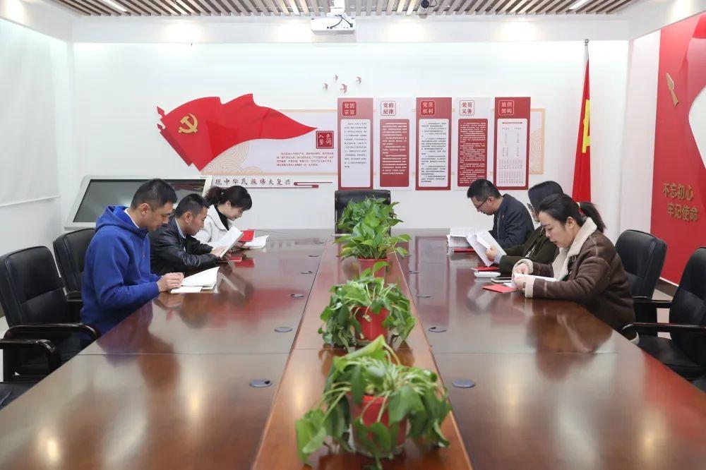 庚深深是谁-有哪些比小说更加离奇的事情