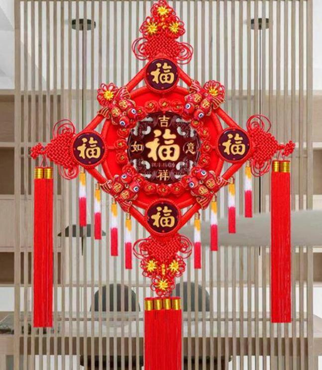一进门看见中国结好吗 客厅挂中国结的禁忌-中国结挂床头两侧可以吗