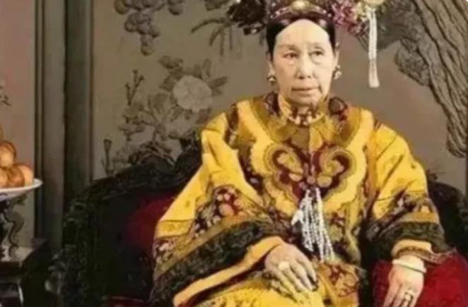 免费面相算命拍照-为什么照相用相