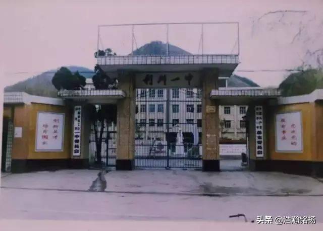天桥算命先生-小辫张云雷怎么火的