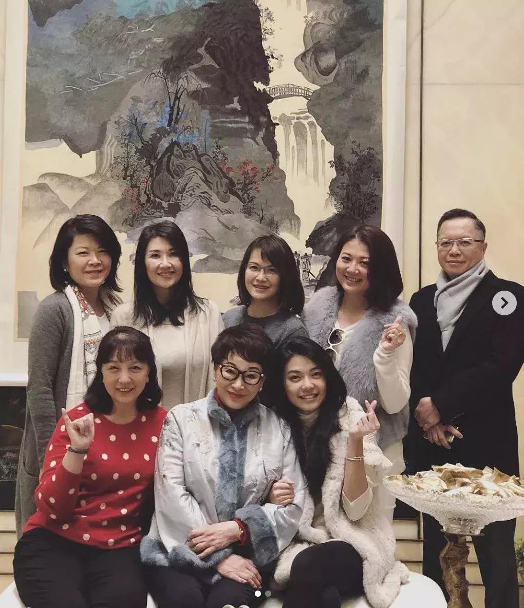 微博上算命的是真的吗-说说你见到的最恐怖真人真事儿