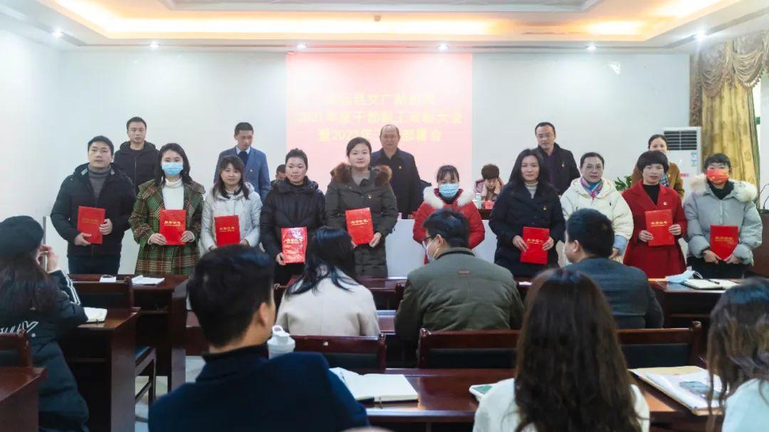 2022年姓文的新生男孩起名 好运名字-2022年全国高考报名人数暴涨115万